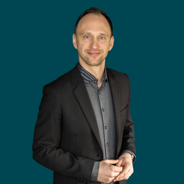 This is an image of Andrej Nilsson at the TeQflo office